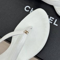 CHANE*|小香26A新品双C夹脚高跟人字拖鞋谁懂啊这双美到心巴细高跟秒变漫画腿迷你双C闪得刚刚好小羊 CHANE*|小香26A新品双C夹脚高跟人字拖鞋谁懂啊这双美到心巴细高跟秒变漫画腿迷你双C闪得刚刚好小羊