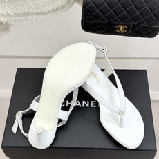 CHANE*|小香26A新品双C夹脚高跟人字拖鞋谁懂啊这双美到心巴细高跟秒变漫画腿迷你双C闪得刚刚好小羊 CHANE*|小香26A新品双C夹脚高跟人字拖鞋谁懂啊这双美到心巴细高跟秒变漫画腿迷你双C闪得刚刚好小羊