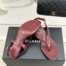 CHANE*|小香26A新品双C夹脚高跟人字拖鞋谁懂啊这双美到心巴细高跟秒变漫画腿迷你双C闪得刚刚好小羊 CHANE*|小香26A新品双C夹脚高跟人字拖鞋谁懂啊这双美到心巴细高跟秒变漫画腿迷你双C闪得刚刚好小羊