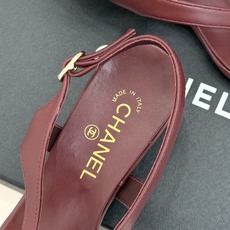 CHANE*|小香26A新品双C夹脚高跟人字拖鞋谁懂啊这双美到心巴细高跟秒变漫画腿迷你双C闪得刚刚好小羊 CHANE*|小香26A新品双C夹脚高跟人字拖鞋谁懂啊这双美到心巴细高跟秒变漫画腿迷你双C闪得刚刚好小羊