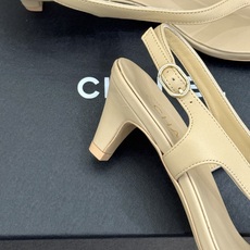CHANE*|小香26A新品双C夹脚高跟人字拖鞋谁懂啊这双美到心巴细高跟秒变漫画腿迷你双C闪得刚刚好小羊 CHANE*|小香26A新品双C夹脚高跟人字拖鞋谁懂啊这双美到心巴细高跟秒变漫画腿迷你双C闪得刚刚好小羊
