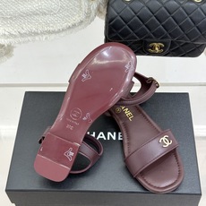 CHANE*|小香26A新品金属双C一字带平底凉鞋CHANE*|小香26A早春神款金属双C一字带平底凉鞋 CHANE*|小香26A新品金属双C一字带平底凉鞋CHANE*|小香26A早春神款金属双C一字带平底凉鞋