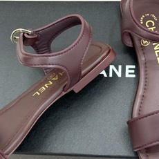 CHANE*|小香26A新品金属双C一字带平底凉鞋CHANE*|小香26A早春神款金属双C一字带平底凉鞋 CHANE*|小香26A新品金属双C一字带平底凉鞋CHANE*|小香26A早春神款金属双C一字带平底凉鞋