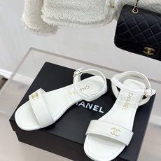 CHANE*|小香26A新品金属双C一字带平底凉鞋CHANE*|小香26A早春神款金属双C一字带平底凉鞋 CHANE*|小香26A新品金属双C一字带平底凉鞋CHANE*|小香26A早春神款金属双C一字带平底凉鞋