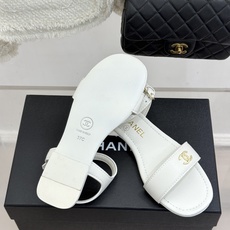 CHANE*|小香26A新品金属双C一字带平底凉鞋CHANE*|小香26A早春神款金属双C一字带平底凉鞋 CHANE*|小香26A新品金属双C一字带平底凉鞋CHANE*|小香26A早春神款金属双C一字带平底凉鞋
