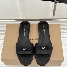 Gianvito Rossi 26WF新品一字带蝴蝶结高跟拖鞋缎面蝴蝶结轻落足尖一字带勾勒纤细脚踝圆头剪 Gianvito Rossi 26WF新品一字带蝴蝶结高跟拖鞋缎面蝴蝶结轻落足尖一字带勾勒纤细脚踝圆头剪