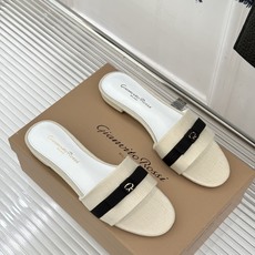 Gianvito Rossi 26WF新品一字带蝴蝶结高跟拖鞋缎面蝴蝶结轻落足尖一字带勾勒纤细脚踝圆头剪 Gianvito Rossi 26WF新品一字带蝴蝶结高跟拖鞋缎面蝴蝶结轻落足尖一字带勾勒纤细脚踝圆头剪