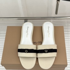 Gianvito Rossi 26WF新品一字带蝴蝶结高跟拖鞋缎面蝴蝶结轻落足尖一字带勾勒纤细脚踝圆头剪 Gianvito Rossi 26WF新品一字带蝴蝶结高跟拖鞋缎面蝴蝶结轻落足尖一字带勾勒纤细脚踝圆头剪