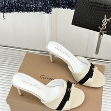 Gianvito Rossi 26WF新品一字带蝴蝶结平底拖鞋缎面蝴蝶结轻落足尖一字带勾勒纤细脚踝圆头剪 Gianvito Rossi 26WF新品一字带蝴蝶结平底拖鞋缎面蝴蝶结轻落足尖一字带勾勒纤细脚踝圆头剪