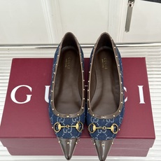 Gucci/古驰26WF新品老花马衔扣饰铆钉尖头平底鞋芭蕾舞鞋26WF秋冬限定款惊艳登场经典GG老花铺满 Gucci/古驰26WF新品老花马衔扣饰铆钉尖头平底鞋芭蕾舞鞋26WF秋冬限定款惊艳登场经典GG老花铺满