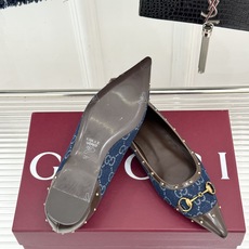 Gucci/古驰26WF新品老花马衔扣饰铆钉尖头平底鞋芭蕾舞鞋26WF秋冬限定款惊艳登场经典GG老花铺满 Gucci/古驰26WF新品老花马衔扣饰铆钉尖头平底鞋芭蕾舞鞋26WF秋冬限定款惊艳登场经典GG老花铺满
