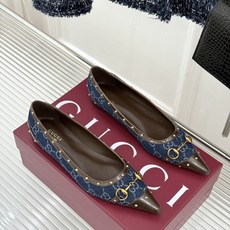 Gucci/古驰26WF新品老花马衔扣饰铆钉尖头平底鞋芭蕾舞鞋26WF秋冬限定款惊艳登场经典GG老花铺满 Gucci/古驰26WF新品老花马衔扣饰铆钉尖头平底鞋芭蕾舞鞋26WF秋冬限定款惊艳登场经典GG老花铺满