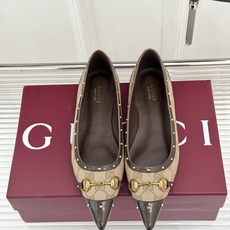 Gucci/古驰26WF新品老花马衔扣饰铆钉尖头平底鞋芭蕾舞鞋26WF秋冬限定款惊艳登场经典GG老花铺满 Gucci/古驰26WF新品老花马衔扣饰铆钉尖头平底鞋芭蕾舞鞋26WF秋冬限定款惊艳登场经典GG老花铺满