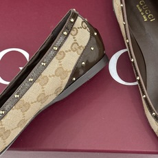 Gucci/古驰26WF新品老花马衔扣饰铆钉尖头平底鞋芭蕾舞鞋26WF秋冬限定款惊艳登场经典GG老花铺满 Gucci/古驰26WF新品老花马衔扣饰铆钉尖头平底鞋芭蕾舞鞋26WF秋冬限定款惊艳登场经典GG老花铺满