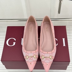 Gucci/古驰26WF新品老花马衔扣饰铆钉尖头平底鞋芭蕾舞鞋26WF秋冬限定款惊艳登场经典GG老花铺满 Gucci/古驰26WF新品老花马衔扣饰铆钉尖头平底鞋芭蕾舞鞋26WF秋冬限定款惊艳登场经典GG老花铺满