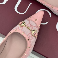 Gucci/古驰26WF新品老花马衔扣饰铆钉尖头平底鞋芭蕾舞鞋26WF秋冬限定款惊艳登场经典GG老花铺满 Gucci/古驰26WF新品老花马衔扣饰铆钉尖头平底鞋芭蕾舞鞋26WF秋冬限定款惊艳登场经典GG老花铺满