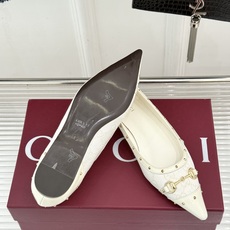 Gucci/古驰26WF新品老花马衔扣饰铆钉尖头平底鞋芭蕾舞鞋26WF秋冬限定款惊艳登场经典GG老花铺满 Gucci/古驰26WF新品老花马衔扣饰铆钉尖头平底鞋芭蕾舞鞋26WF秋冬限定款惊艳登场经典GG老花铺满