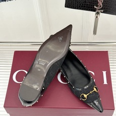 Gucci/古驰26WF新品老花马衔扣饰铆钉尖头平底鞋芭蕾舞鞋26WF秋冬限定款惊艳登场经典GG老花铺满 Gucci/古驰26WF新品老花马衔扣饰铆钉尖头平底鞋芭蕾舞鞋26WF秋冬限定款惊艳登场经典GG老花铺满