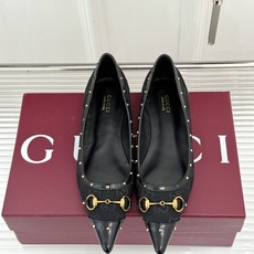 Gucci/古驰26WF新品老花马衔扣饰铆钉尖头平底鞋芭蕾舞鞋26WF秋冬限定款惊艳登场经典GG老花铺满 Gucci/古驰26WF新品老花马衔扣饰铆钉尖头平底鞋芭蕾舞鞋26WF秋冬限定款惊艳登场经典GG老花铺满