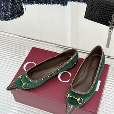 Gucci/古驰26WF新品老花马衔扣饰铆钉尖头平底鞋芭蕾舞鞋26WF秋冬限定款惊艳登场经典GG老花铺满 Gucci/古驰26WF新品老花马衔扣饰铆钉尖头平底鞋芭蕾舞鞋26WF秋冬限定款惊艳登场经典GG老花铺满