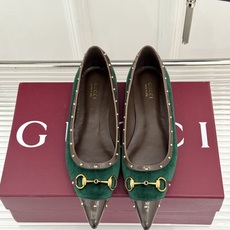 Gucci/古驰26WF新品老花马衔扣饰铆钉尖头平底鞋芭蕾舞鞋26WF秋冬限定款惊艳登场经典GG老花铺满 Gucci/古驰26WF新品老花马衔扣饰铆钉尖头平底鞋芭蕾舞鞋26WF秋冬限定款惊艳登场经典GG老花铺满