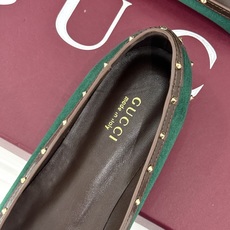 Gucci/古驰26WF新品老花马衔扣饰铆钉尖头平底鞋芭蕾舞鞋26WF秋冬限定款惊艳登场经典GG老花铺满 Gucci/古驰26WF新品老花马衔扣饰铆钉尖头平底鞋芭蕾舞鞋26WF秋冬限定款惊艳登场经典GG老花铺满