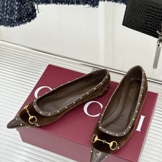 Gucci/古驰26WF新品老花马衔扣饰铆钉尖头平底鞋芭蕾舞鞋26WF秋冬限定款惊艳登场经典GG老花铺满 Gucci/古驰26WF新品老花马衔扣饰铆钉尖头平底鞋芭蕾舞鞋26WF秋冬限定款惊艳登场经典GG老花铺满
