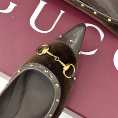 Gucci/古驰26WF新品老花马衔扣饰铆钉尖头平底鞋芭蕾舞鞋26WF秋冬限定款惊艳登场经典GG老花铺满 Gucci/古驰26WF新品老花马衔扣饰铆钉尖头平底鞋芭蕾舞鞋26WF秋冬限定款惊艳登场经典GG老花铺满