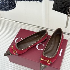 Gucci/古驰26WF新品老花马衔扣饰铆钉尖头平底鞋芭蕾舞鞋26WF秋冬限定款惊艳登场经典GG老花铺满 Gucci/古驰26WF新品老花马衔扣饰铆钉尖头平底鞋芭蕾舞鞋26WF秋冬限定款惊艳登场经典GG老花铺满