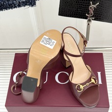 Gucci/古驰26WF新品马衔扣鱼嘴防水台细跟高跟凉鞋演绎复古奢华与现代气场的融合之作。标志性金属马衔 Gucci/古驰26WF新品马衔扣鱼嘴防水台细跟高跟凉鞋演绎复古奢华与现代气场的融合之作。标志性金属马衔