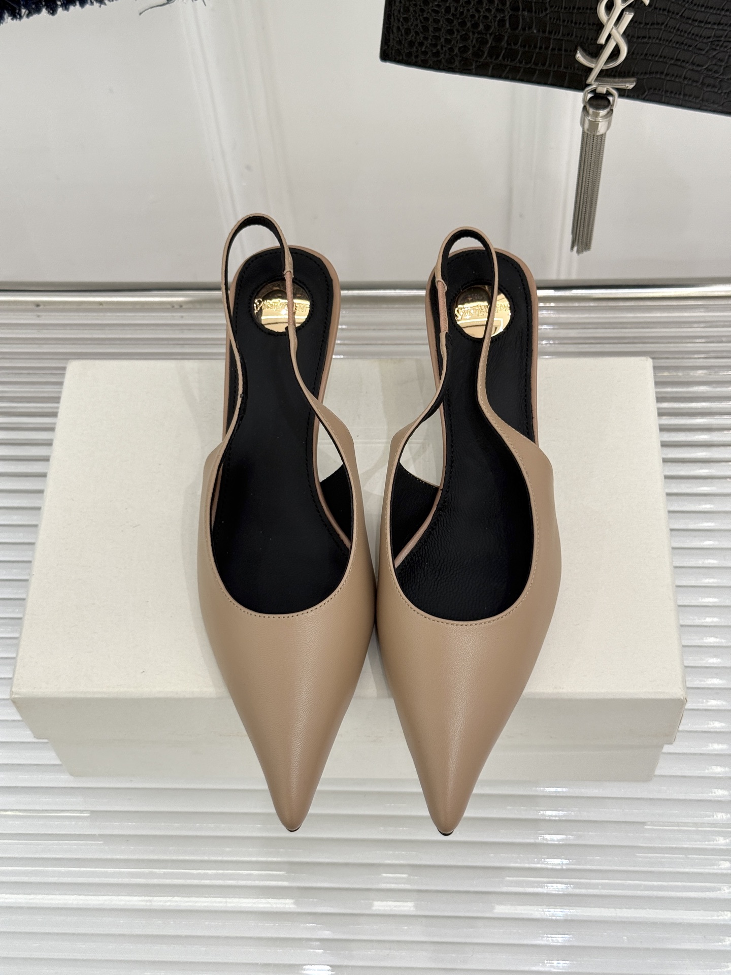 （配原版飞机盒）Saint Laurent /圣罗兰26WF新品极简尖头后空猫跟凉鞋清冷入骨的高级感天花
