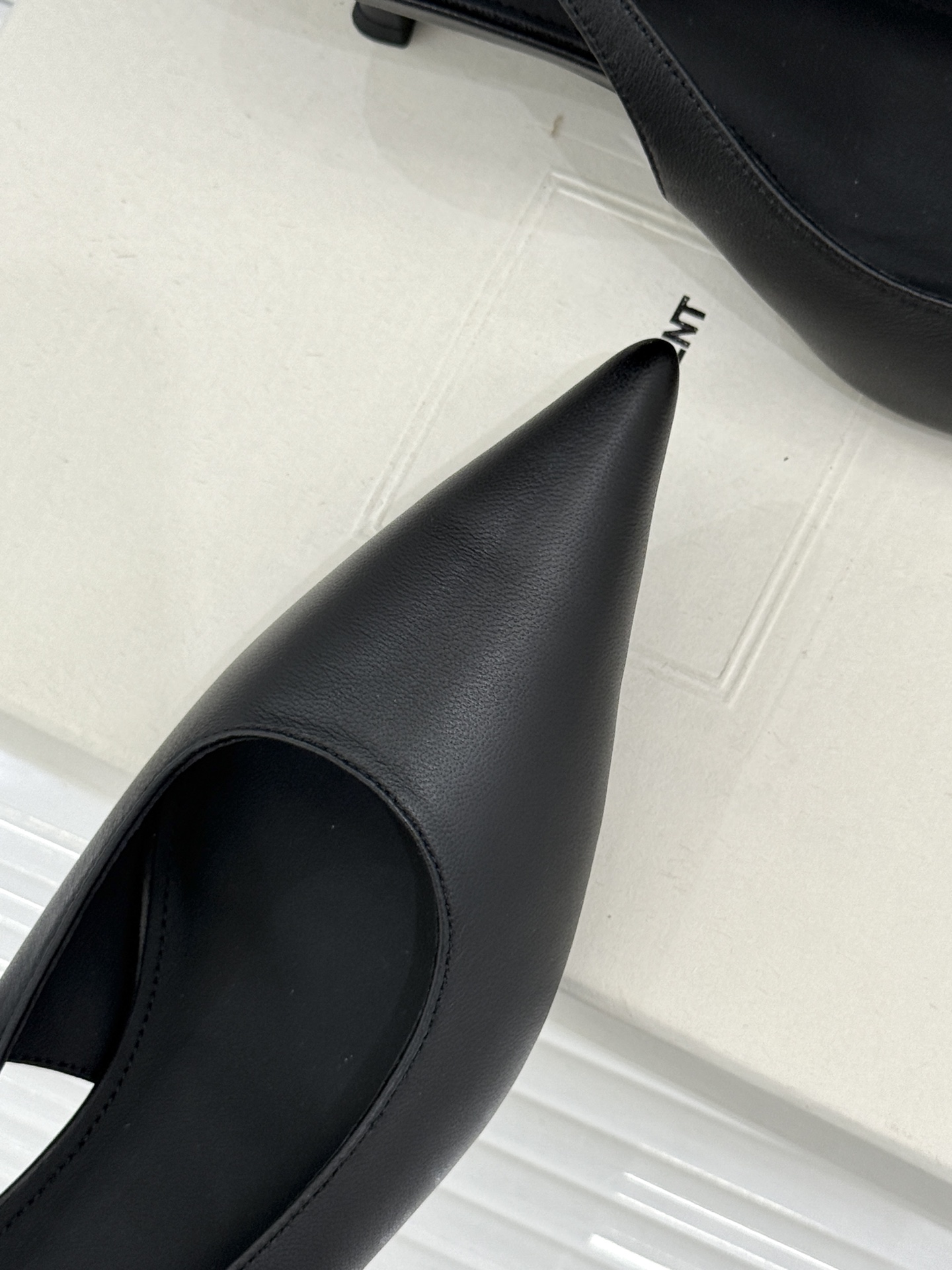 （配原版飞机盒）Saint Laurent /圣罗兰26WF新品极简尖头后空猫跟凉鞋清冷入骨的高级感天花