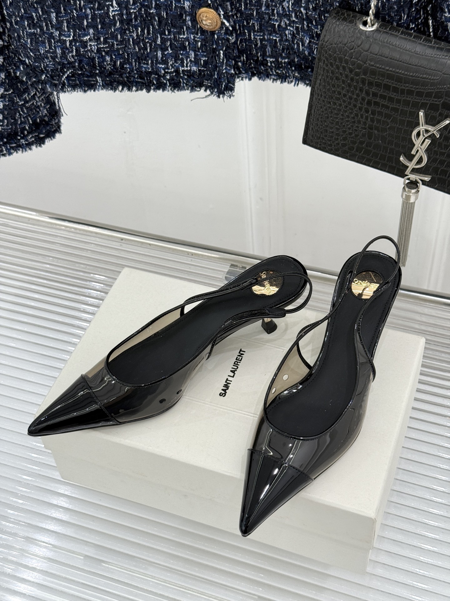 (配原版飞机盒)Saint Laurent /圣罗兰26WF新品胶片尖头后空猫跟凉鞋把暗夜电影感穿在脚上 (配原版飞机盒)Saint Laurent /圣罗兰26WF新品胶片尖头后空猫跟凉鞋把暗夜电影感穿在脚上