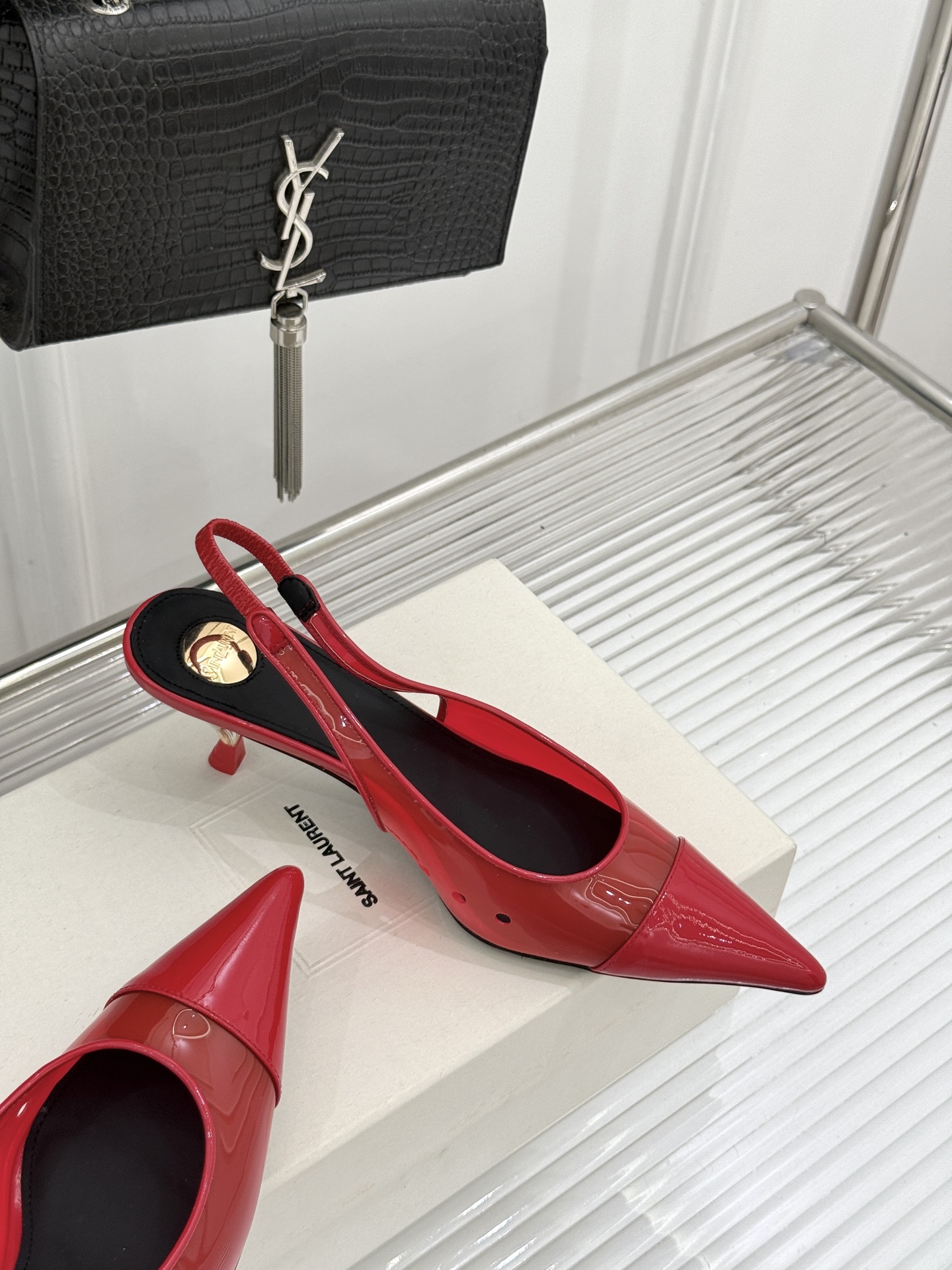 (配原版飞机盒)Saint Laurent /圣罗兰26WF新品胶片尖头后空猫跟凉鞋把暗夜电影感穿在脚上 (配原版飞机盒)Saint Laurent /圣罗兰26WF新品胶片尖头后空猫跟凉鞋把暗夜电影感穿在脚上