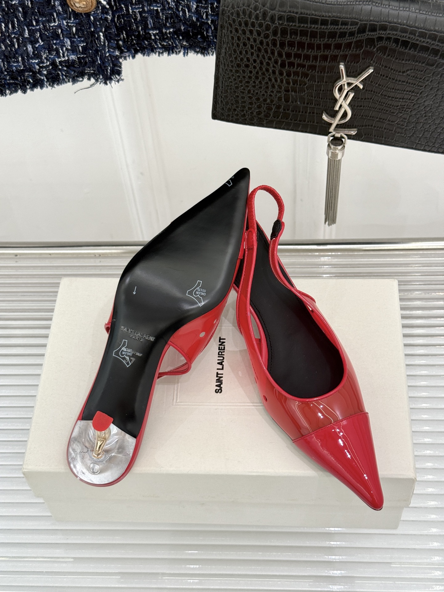 (配原版飞机盒)Saint Laurent /圣罗兰26WF新品胶片尖头后空猫跟凉鞋把暗夜电影感穿在脚上 (配原版飞机盒)Saint Laurent /圣罗兰26WF新品胶片尖头后空猫跟凉鞋把暗夜电影感穿在脚上