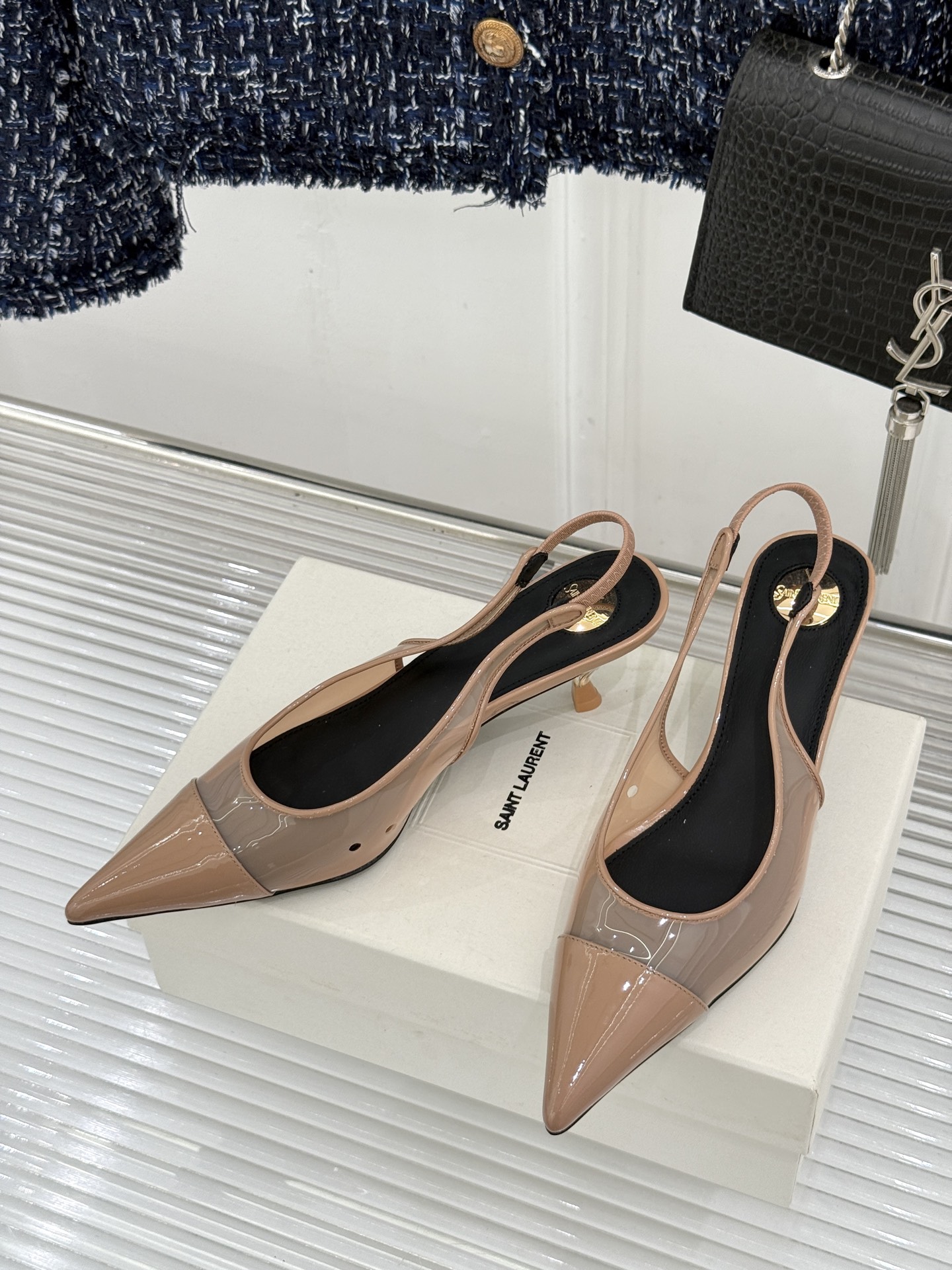 (配原版飞机盒)Saint Laurent /圣罗兰26WF新品胶片尖头后空猫跟凉鞋把暗夜电影感穿在脚上 (配原版飞机盒)Saint Laurent /圣罗兰26WF新品胶片尖头后空猫跟凉鞋把暗夜电影感穿在脚上