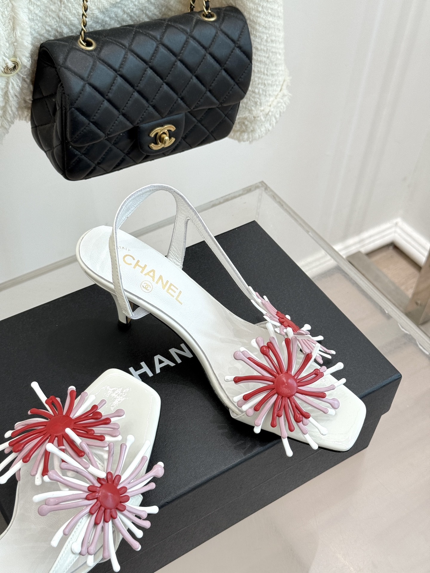 CHANE*|小香26A新品米兰走秀with 莫奈花园高跟凉鞋把春日油画穿在足尖米兰秀场惊艳神作莫奈睡莲 CHANE*|小香26A新品米兰走秀with 莫奈花园高跟凉鞋把春日油画穿在足尖米兰秀场惊艳神作莫奈睡莲