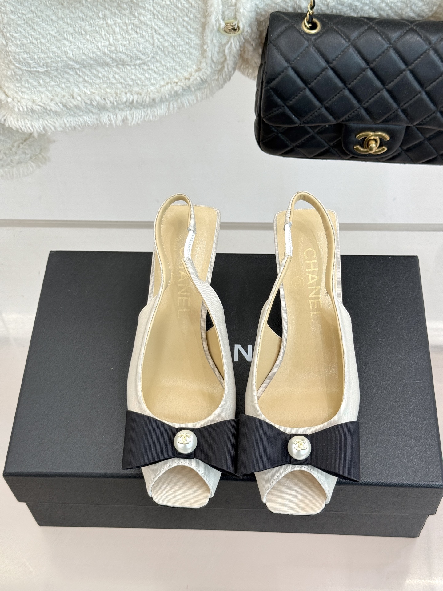 CHANE*｜小香26A新品双C珍珠蝴蝶结鱼嘴高跟凉鞋把温柔贵气焊在足尖26A早春封神级绝美单品双C珍珠