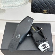 CHANE*|小香26A新品双C猪鼻子蝴蝶结平底玛丽珍鞋把少女优雅焊在脚上26A早春限定神仙单品双C猪鼻 CHANE*|小香26A新品双C猪鼻子蝴蝶结平底玛丽珍鞋把少女优雅焊在脚上26A早春限定神仙单品双C猪鼻
