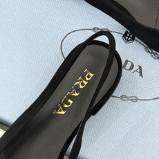 (原版飞机盒+10)Prada/普拉达26WF新品复古三角标后空平底凉鞋极简控今夏本命鞋履珐琅三角标复刻 (原版飞机盒+10)Prada/普拉达26WF新品复古三角标后空平底凉鞋极简控今夏本命鞋履珐琅三角标复刻
