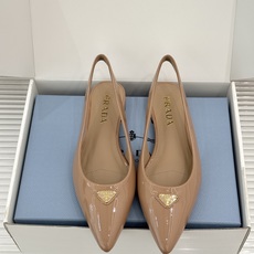 (原版飞机盒+10)Prada/普拉达26WF新品复古三角标后空平底凉鞋极简控今夏本命鞋履珐琅三角标复刻 (原版飞机盒+10)Prada/普拉达26WF新品复古三角标后空平底凉鞋极简控今夏本命鞋履珐琅三角标复刻