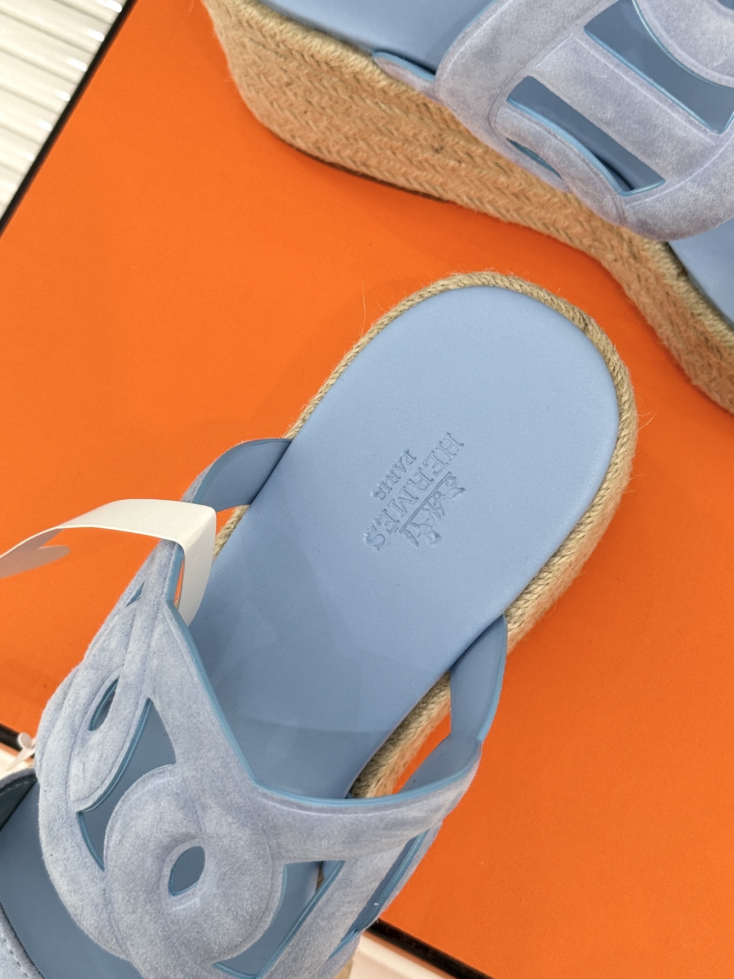 Hermès/爱马仕猪鼻子链条一字带麻绳厚底拖鞋养马人今夏必入款老钱风夏日顶配凉拖猪鼻子链条镌刻经典一字