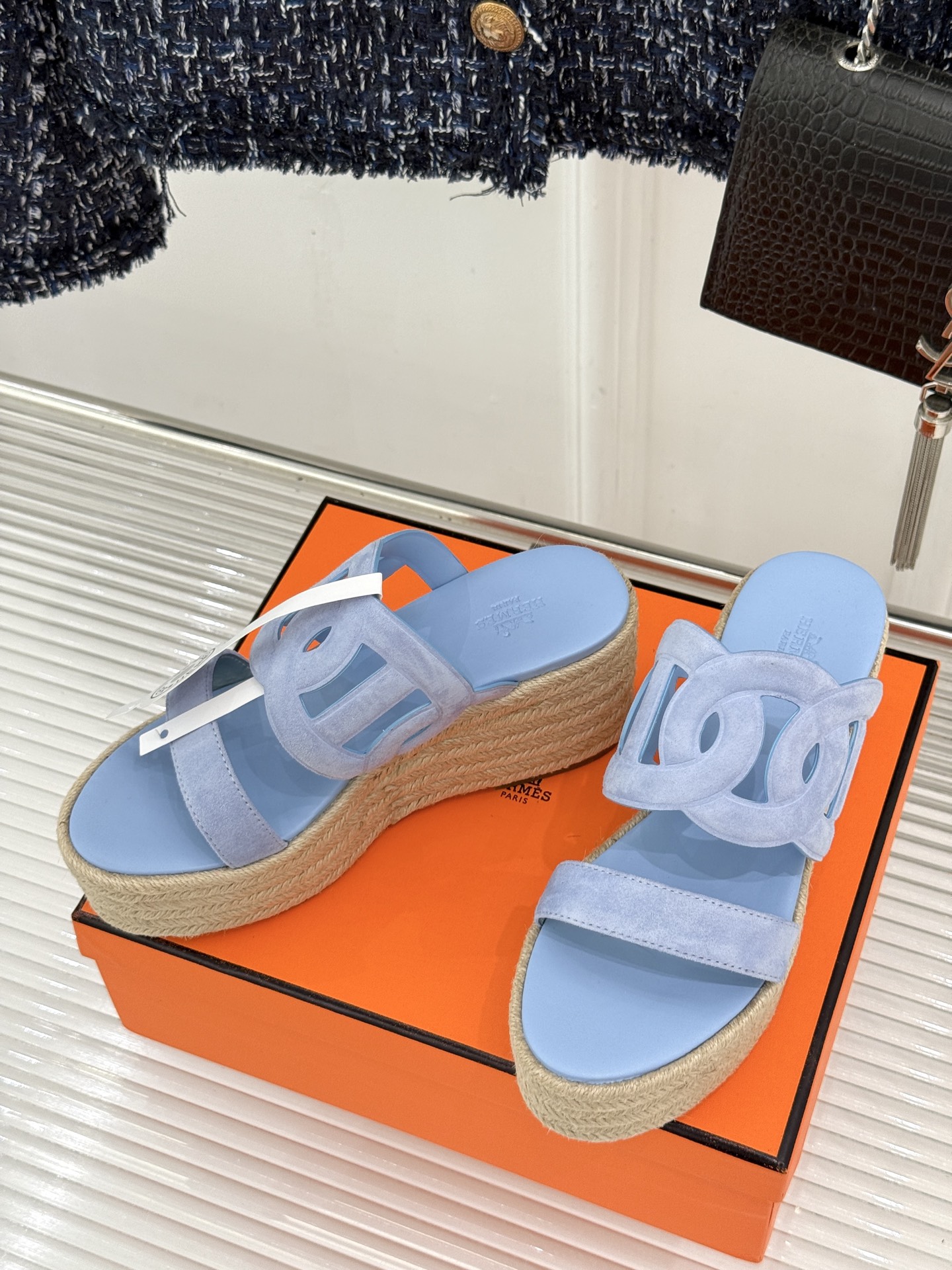 Hermès/爱马仕猪鼻子链条一字带麻绳厚底拖鞋养马人今夏必入款老钱风夏日顶配凉拖猪鼻子链条镌刻经典一字