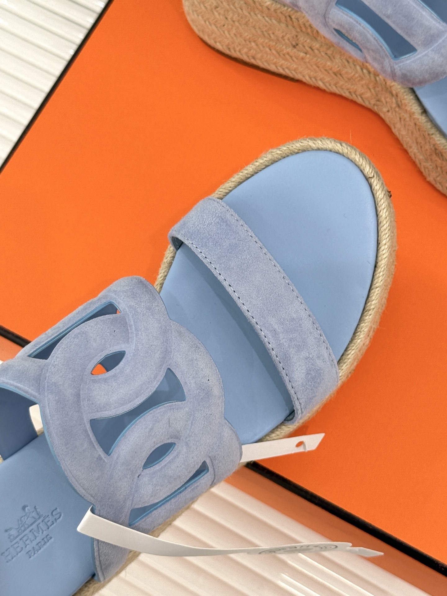 Hermès/爱马仕猪鼻子链条一字带麻绳厚底拖鞋养马人今夏必入款老钱风夏日顶配凉拖猪鼻子链条镌刻经典一字