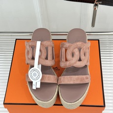Hermès/爱马仕猪鼻子链条一字带麻绳厚底拖鞋养马人今夏必入款老钱风夏日顶配凉拖猪鼻子链条镌刻经典一字 Hermès/爱马仕猪鼻子链条一字带麻绳厚底拖鞋养马人今夏必入款老钱风夏日顶配凉拖猪鼻子链条镌刻经典一字