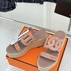 Hermès/爱马仕猪鼻子链条一字带麻绳厚底拖鞋养马人今夏必入款老钱风夏日顶配凉拖猪鼻子链条镌刻经典一字 Hermès/爱马仕猪鼻子链条一字带麻绳厚底拖鞋养马人今夏必入款老钱风夏日顶配凉拖猪鼻子链条镌刻经典一字