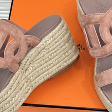Hermès/爱马仕猪鼻子链条一字带麻绳厚底拖鞋养马人今夏必入款老钱风夏日顶配凉拖猪鼻子链条镌刻经典一字 Hermès/爱马仕猪鼻子链条一字带麻绳厚底拖鞋养马人今夏必入款老钱风夏日顶配凉拖猪鼻子链条镌刻经典一字