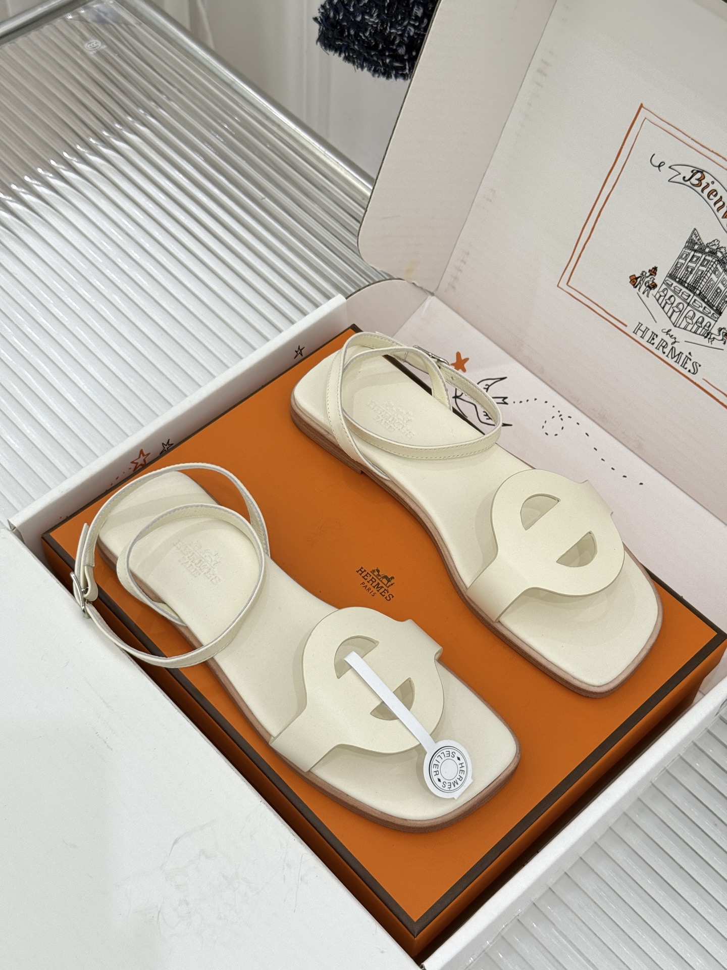 凉鞋 Hermès/爱马仕26WF新品镂空罗马猪笼猪鼻子拖鞋凉鞋罗马猪笼镂空太有腔调标志性猪鼻扣辨识度拉
