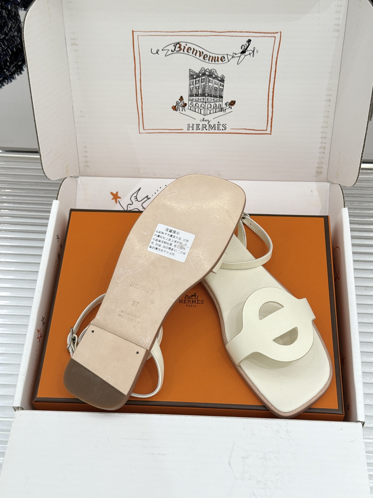 凉鞋 Hermès/爱马仕26WF新品镂空罗马猪笼猪鼻子拖鞋凉鞋罗马猪笼镂空太有腔调标志性猪鼻扣辨识度拉
