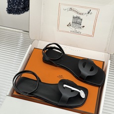 凉鞋 Hermès/爱马仕26WF新品镂空罗马猪笼猪鼻子拖鞋凉鞋罗马猪笼镂空太有腔调标志性猪鼻扣辨识度拉 凉鞋 Hermès/爱马仕26WF新品镂空罗马猪笼猪鼻子拖鞋凉鞋罗马猪笼镂空太有腔调标志性猪鼻扣辨识度拉